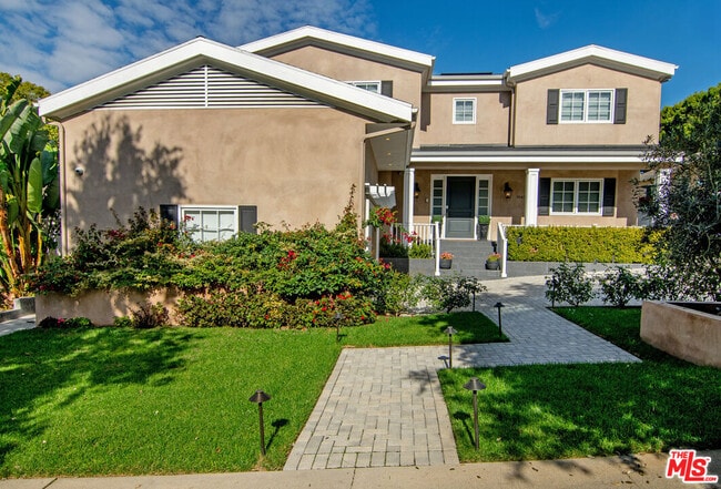 Building Photo - 9145 Sawyer St