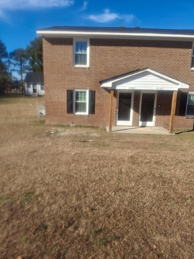 2 Bedroom 1.5 Bath - 2 Bedroom 1.5 Bath