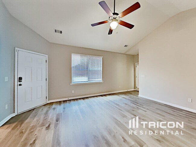 Photo - 7894 Bluefin Trail