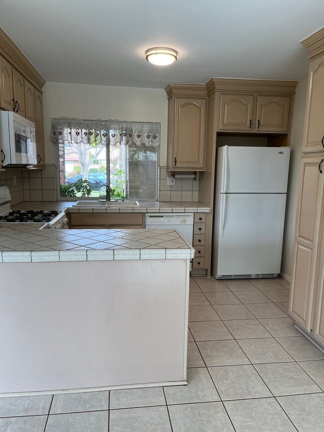 Photo - 22008 Lemarsh St