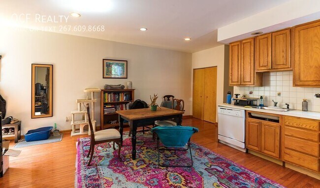 Photo - Three Bedroom Graduate Hospital Apartment Unidad 1