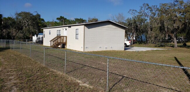 Photo - 17010 Meridian Blvd