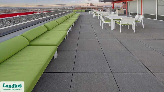 Photo - 1000 S Broadway Unidad 211