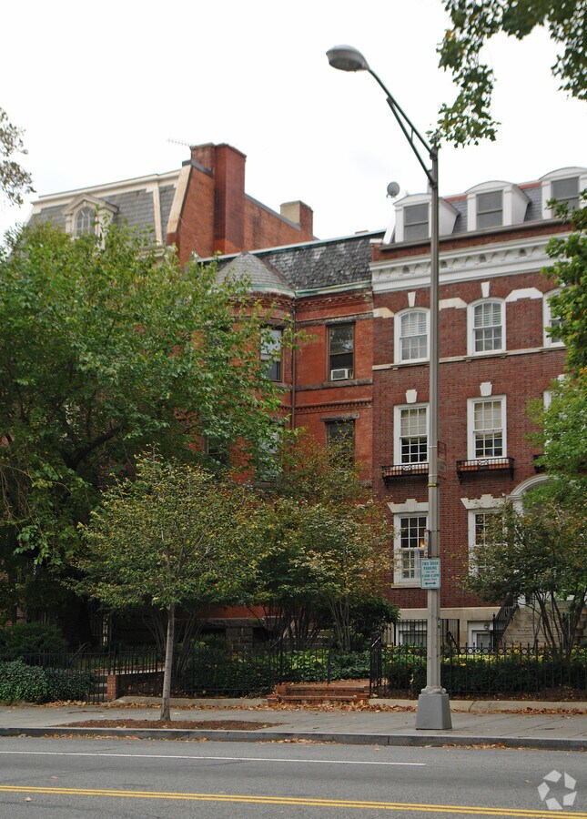 Photo - 1702 16th St NW Apartments