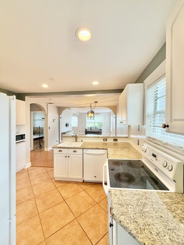 Photo - 909 W Fribley St