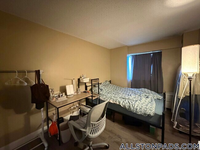 Photo - 15 N Beacon St Unidad 602