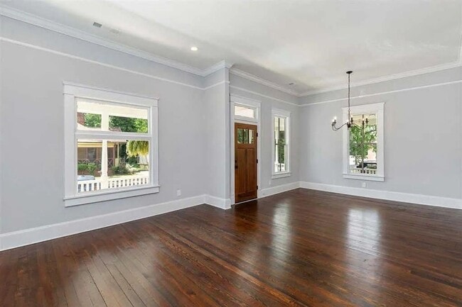 Photo - 632 Grady Pl SW