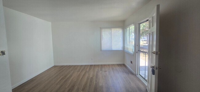 Photo - 1533 Chalcedony St Unidad 1537