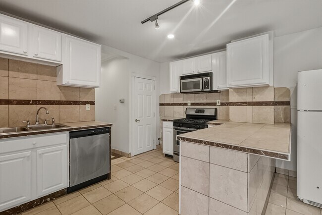 Photo - 571 Somerville Ave Unit A