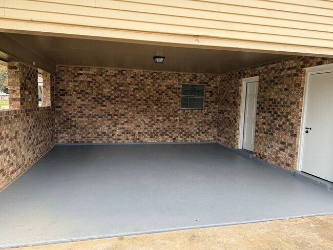 Photo - 914 Maureen St