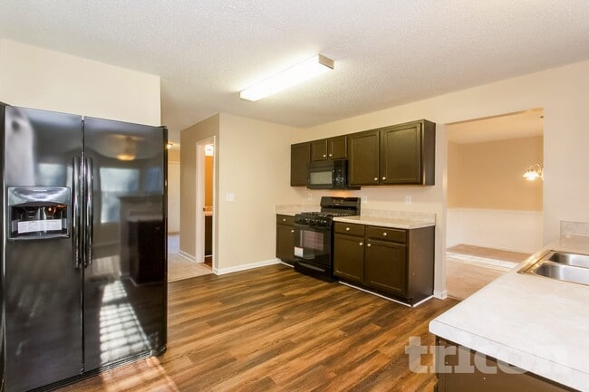 Photo - 2040 Smithfield Ave