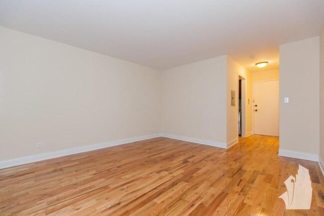 Building Photo - 0 bedroom in Chicago IL 60614 Unit 404 Rental