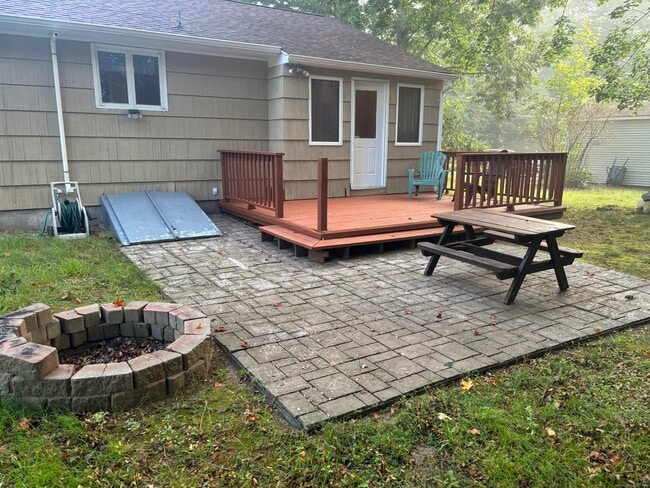 Photo - 19 Larrow Dr