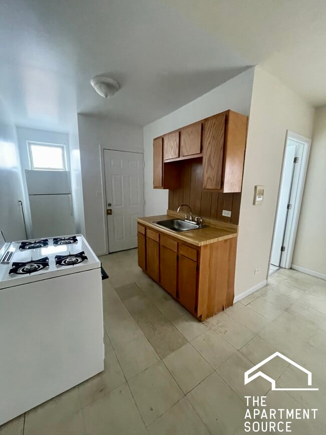 Photo - 5011 W Cermak Rd Unidad 18