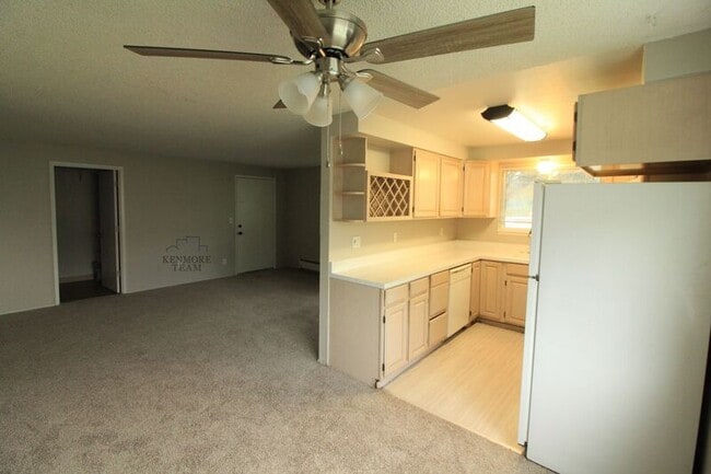 Building Photo - 1409 W 14th Ave Unit Apt B