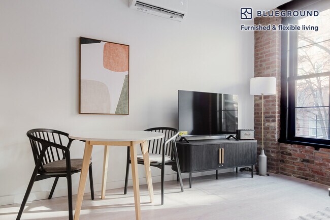 Photo - 10 St Marks Pl Unit FL2-ID1728