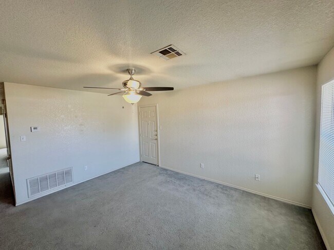 Photo - 2702 Edgefield St Unidad -B