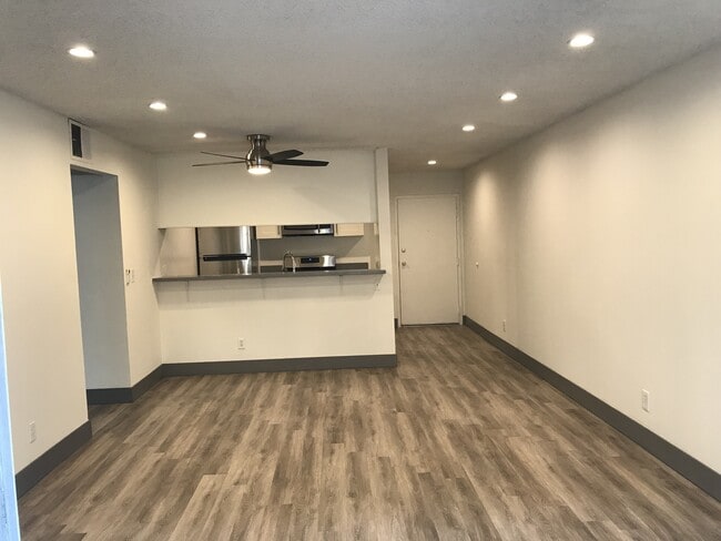 Photo - 3715 S Canfield Ave Unit 104