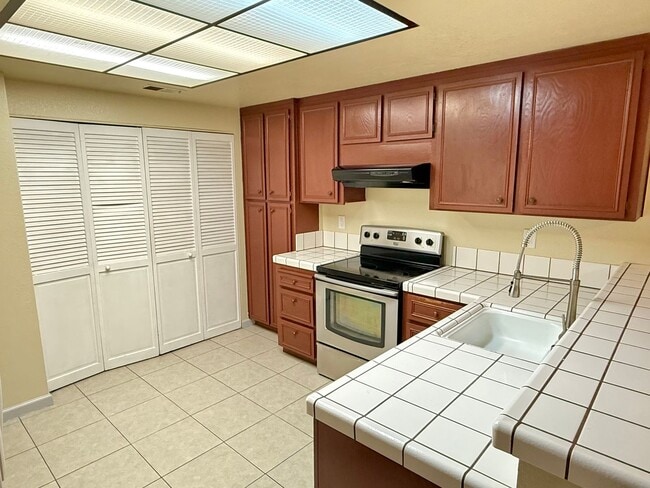 Photo - $3490 -- Beautifully Upgraded 3BR Townhome in Northgate