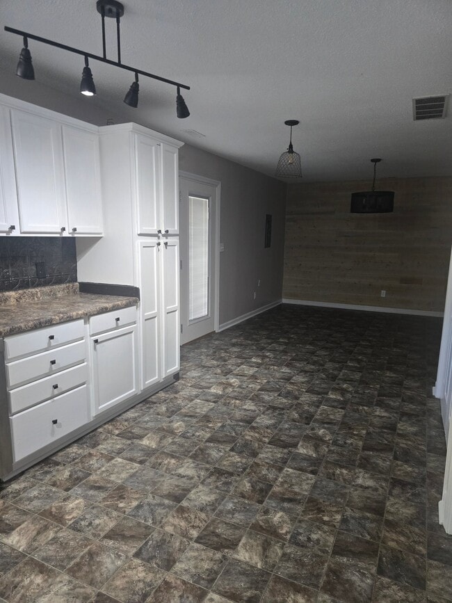Photo - 1744 Waterfield Dr