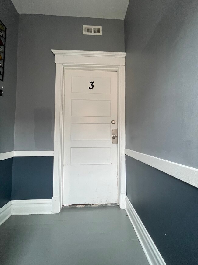 Photo - 2532 S Albany Ave Unit 2