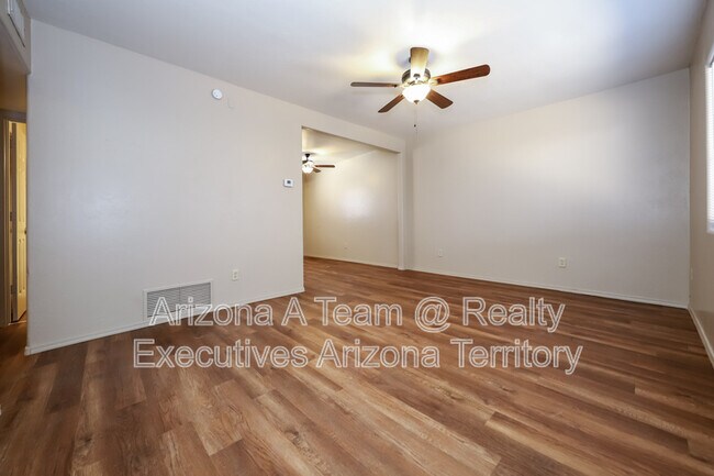 Photo - 3149 E Flower St