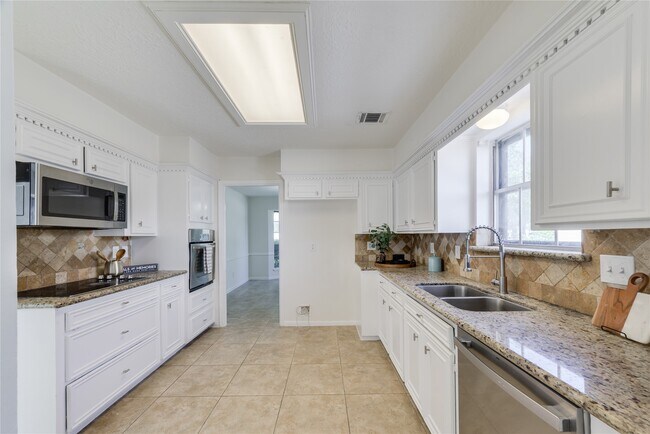 Photo - 18318 Ella Blvd