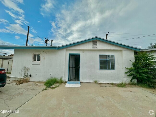 Building Photo - 6041 Yandell Dr Rental