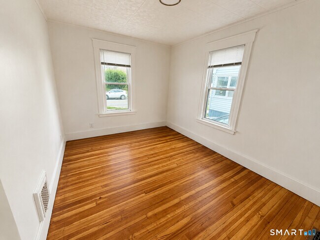 Photo - 18 Buell St Unit 1