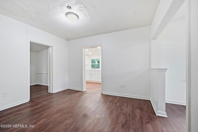 Photo - 920 George Cir