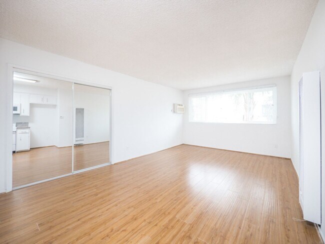 Photo - 817 S. St. Andrews Pl