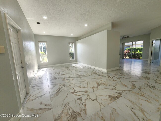 Photo - 501 Carmel Dr