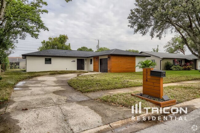 Building Photo - 1716 Watrous Dr Rental