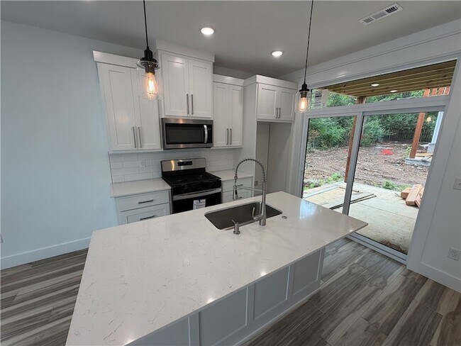 Photo - 916 N Sang Ave
