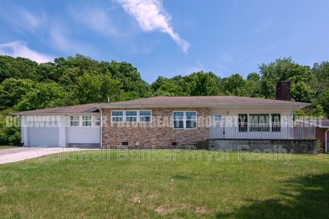 Building Photo - 4890 College Dr E