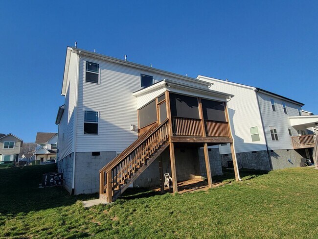 Photo - Knoxville 37932, Hardin Valley - 4 bedroom...