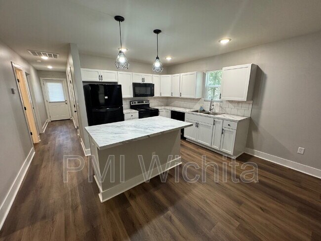 Photo - 247 N Elizabeth St