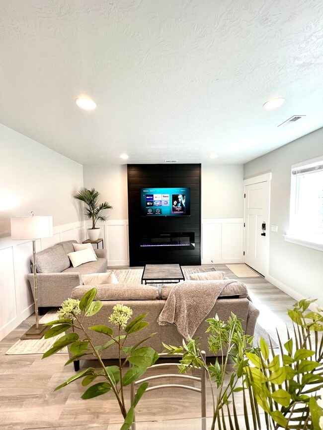 Photo - 57 S Sicily Way