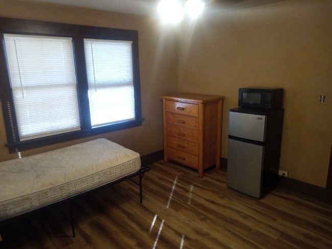 Photo - 12146 Foster Rd