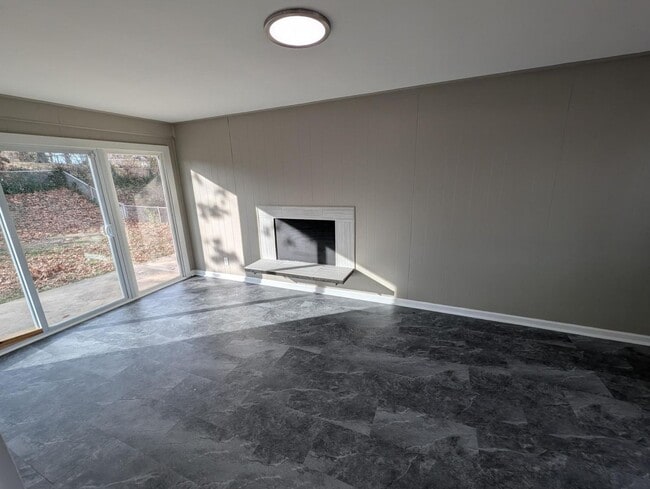 Photo - House on Hedge