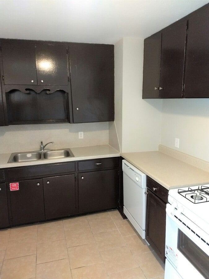 Photo - 1315 E Carlos Truan Blvd