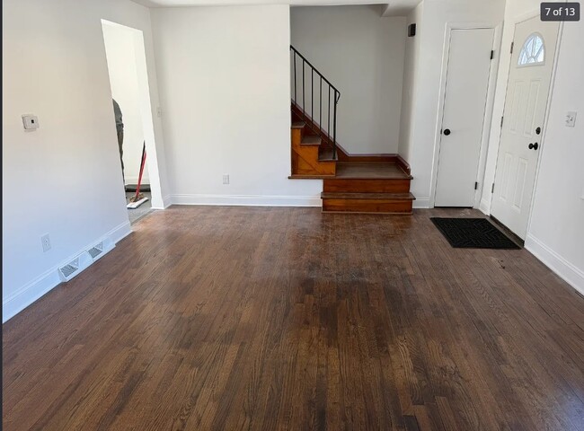 Photo - 136-138 Meeker Rd Unidad LEFT