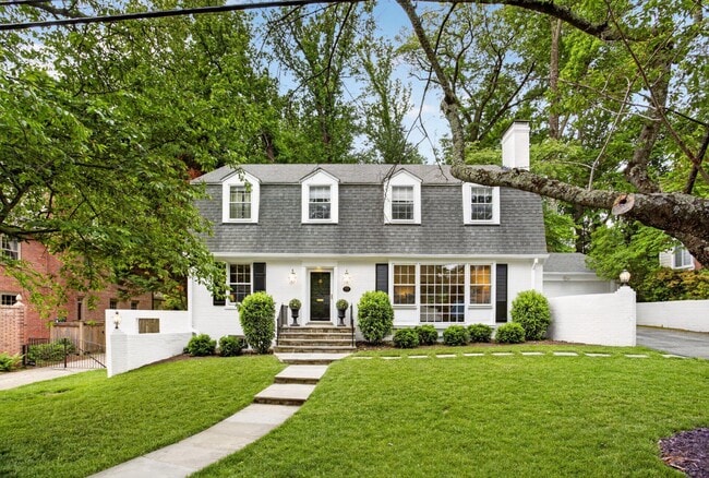 Building Photo - 5973 Searl Terrace