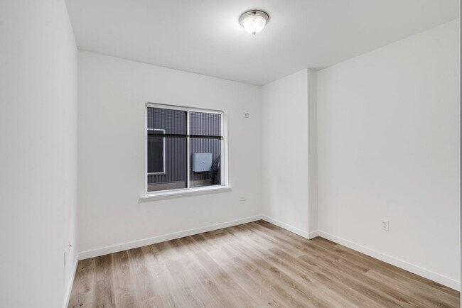 Photo - 3003 W Glenwood Ave Unit 32