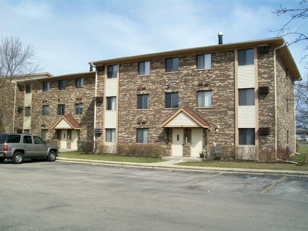 Building Photo - 5 Parkside Ct Unit #13