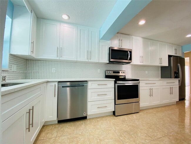 Photo - 1610 SW 3rd Ave