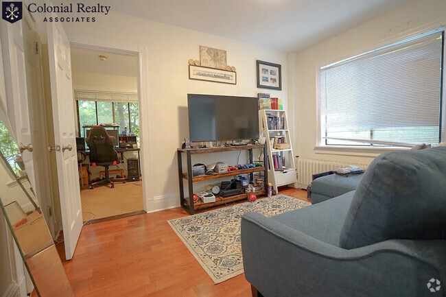 Building Photo - 230 Walnut St Rental