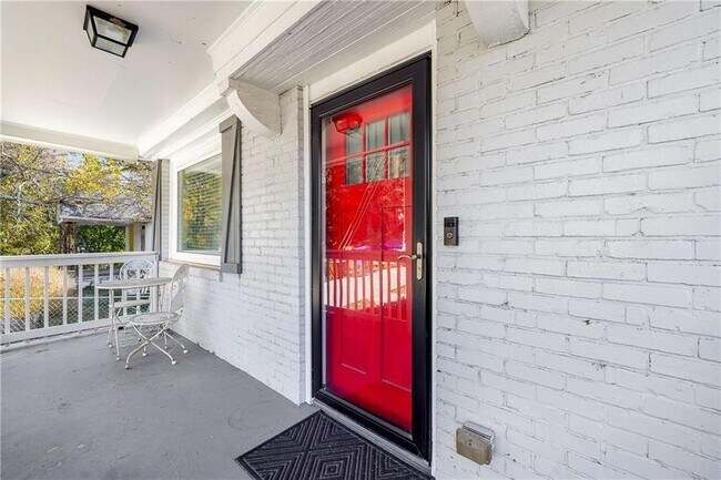 Photo - 1674 Browning St SW