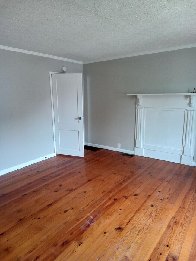 Photo - Renovated 2BR, 1 BA Duplex Apartment