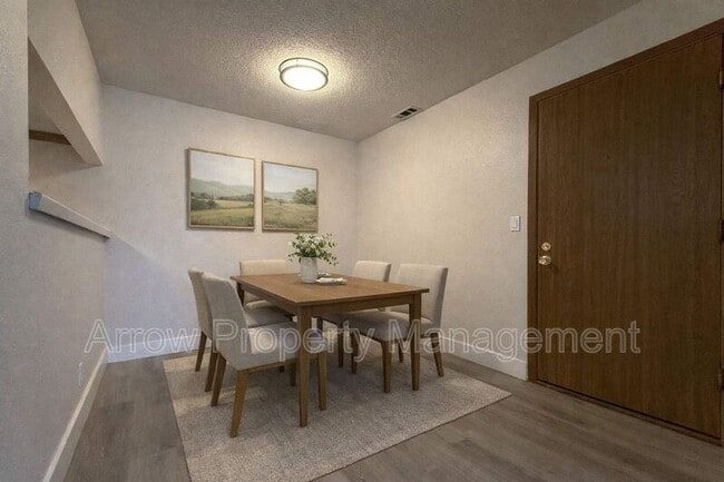 Building Photo - 2384 N 44th St Unit 15